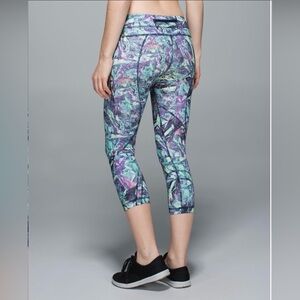 Lululemon Run: Inspire Crop II *All Full-On Luxtreme
Iridescent Multi